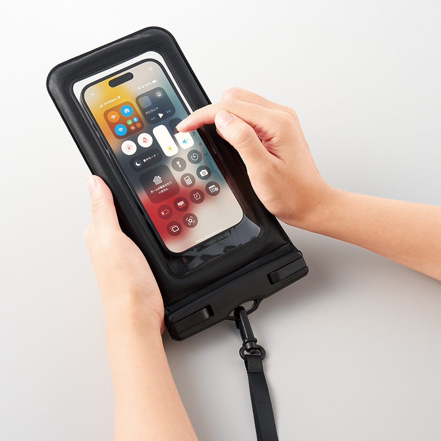 水に浮くモバイルウォータープルーフポーチ
