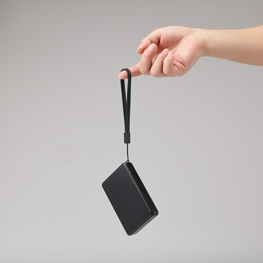 モバイルチャージャー8000　デジタル表示付