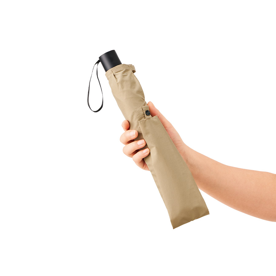 たたんでも伸ばしても使えるUV傘